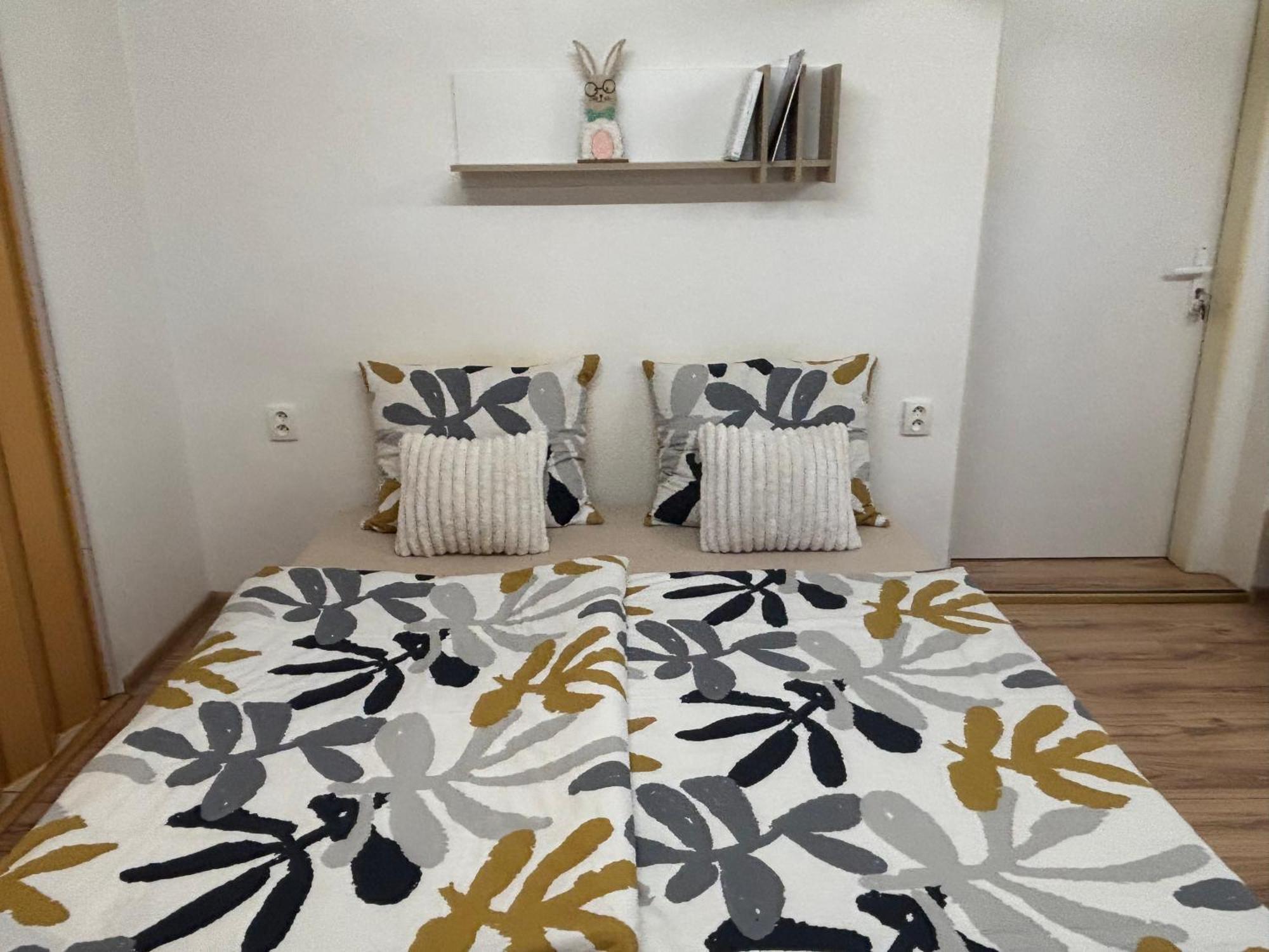 Apartmanovy Dom Grand Штурово Екстер'єр фото