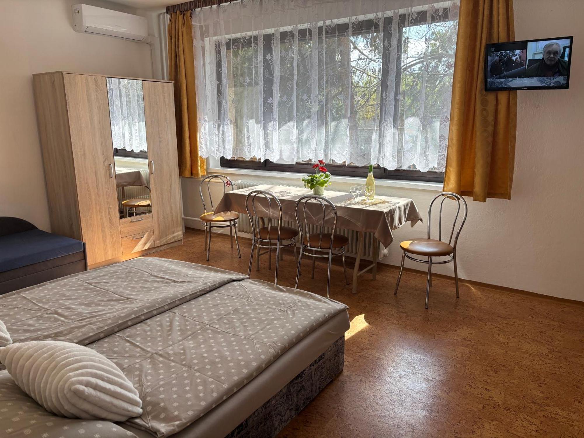 Apartmanovy Dom Grand Штурово Екстер'єр фото