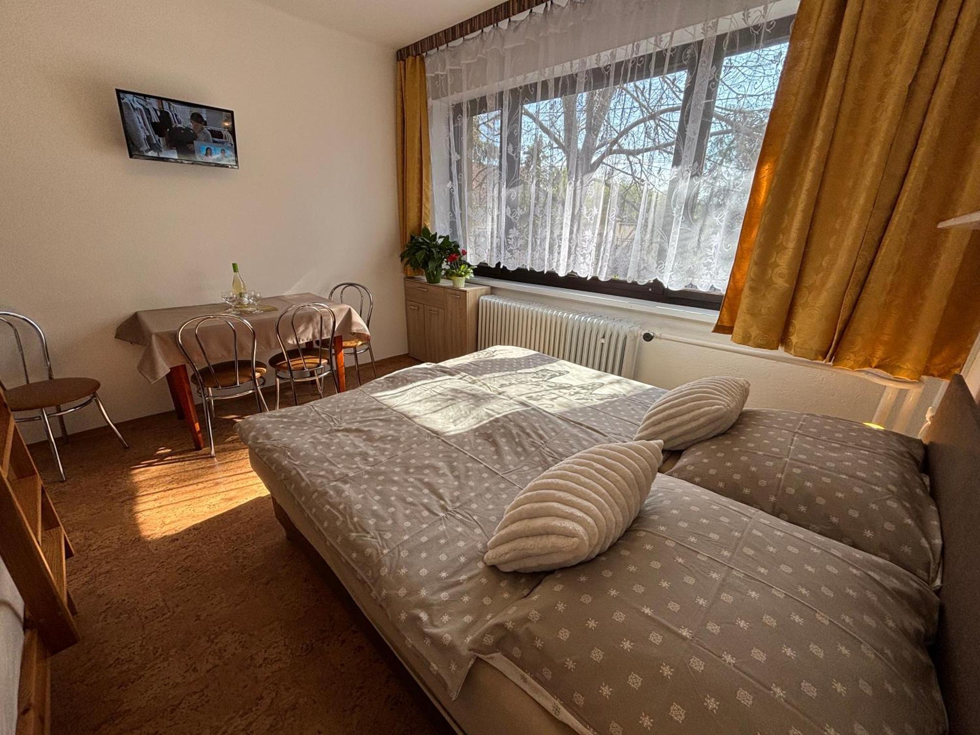 Apartmanovy Dom Grand Штурово Екстер'єр фото