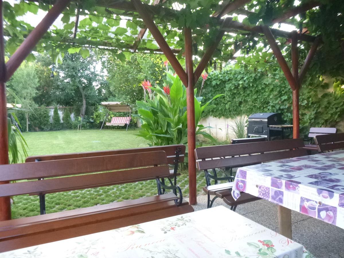Apartmanovy Dom Grand Штурово Екстер'єр фото